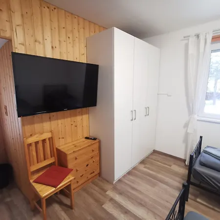 Monteur-haus Grueber Marzan, Hellersdorf, Lichtenberg Apartmán Berlín