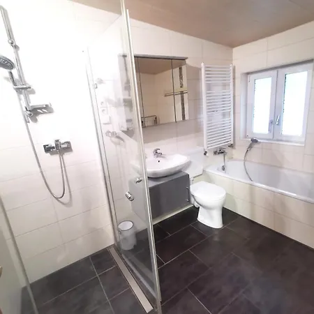 Apartmán Monteur-haus Grueber Marzan, Hellersdorf, Lichtenberg *