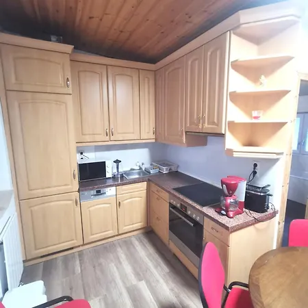 Monteur-haus Grueber Marzan, Hellersdorf, Lichtenberg Apartment