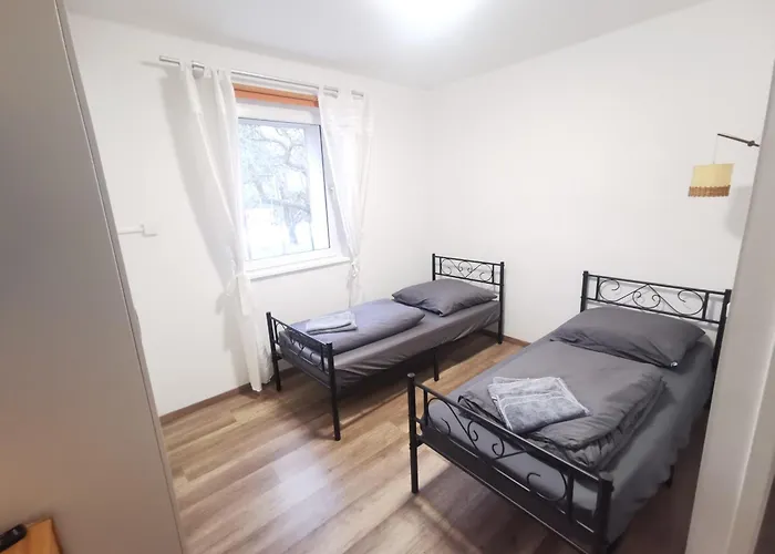 Monteur-haus Grueber Marzan, Hellersdorf, Lichtenberg *