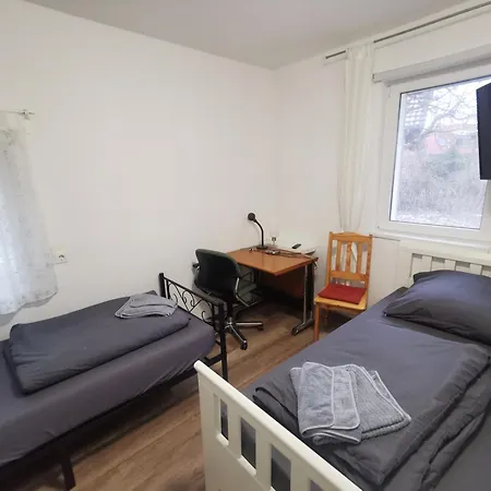 Monteur-haus Grueber Marzan, Hellersdorf, Lichtenberg ברלין